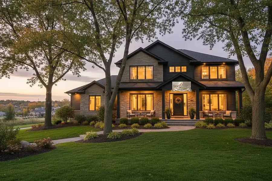 Selling Your Maple Grove Home: Strategic Pricing and Marketing Tips