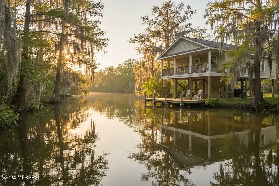 Waterfront Living in Belle Chasse: A Guide to Bayou Properties