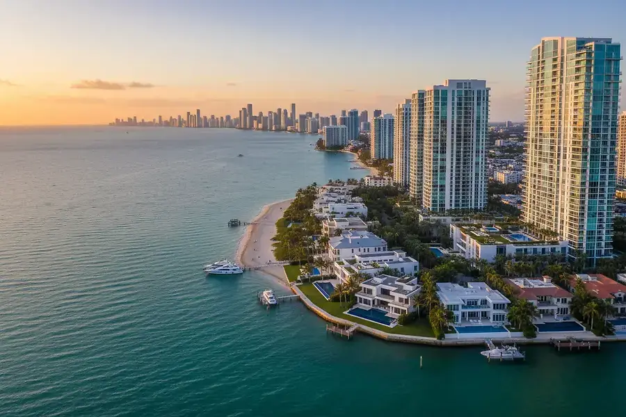 Luxury Waterfront Homes in South Florida: A Complete Buyer's Guide