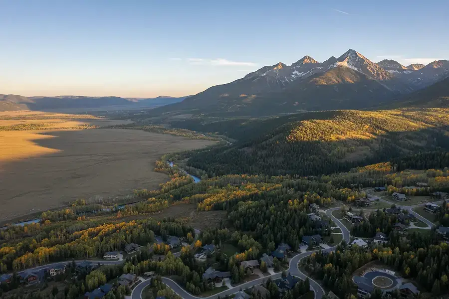 Your Guide to Buying Mountain Homes in Colorado's High Country