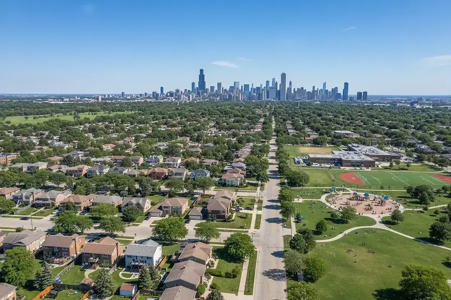 Comparing Neighborhoods Near Chicago: Which Suburb Fits Your Family