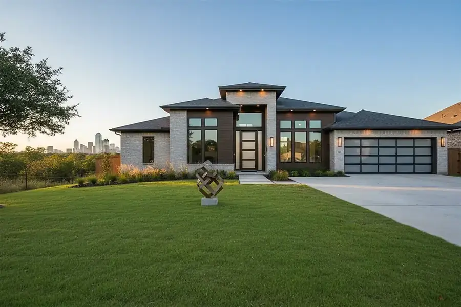 Selling Your North Texas Home: Strategic Pricing for Today's Market